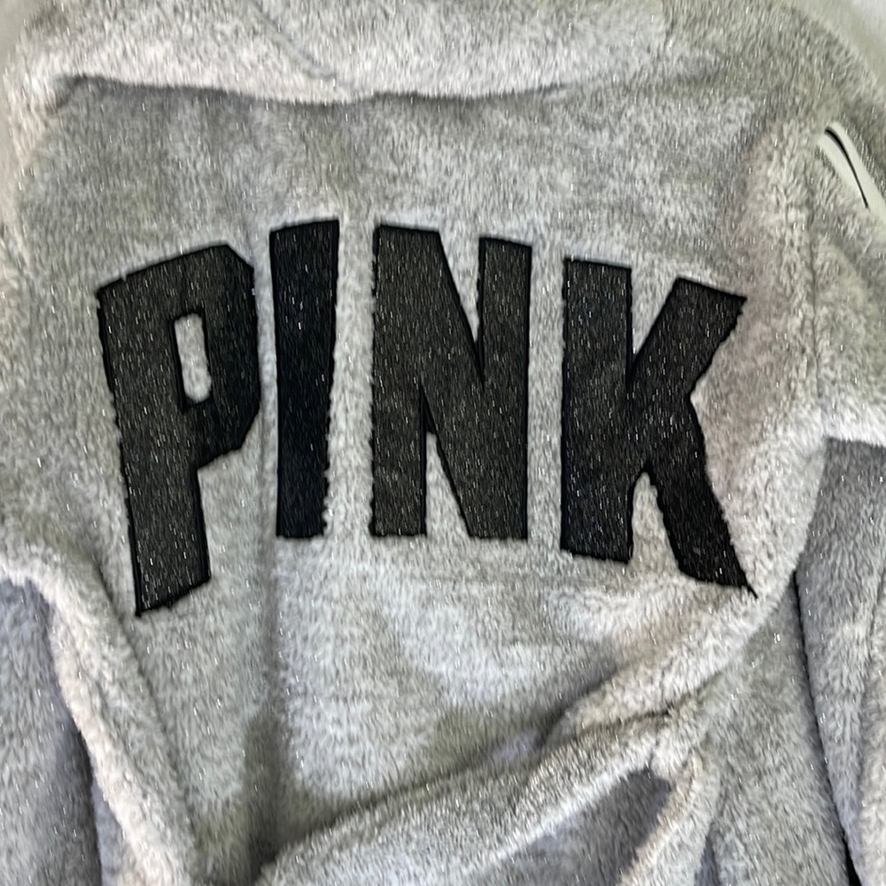 PINK VS ROBE-SPARKLY SILVER/WHITE/BLACK